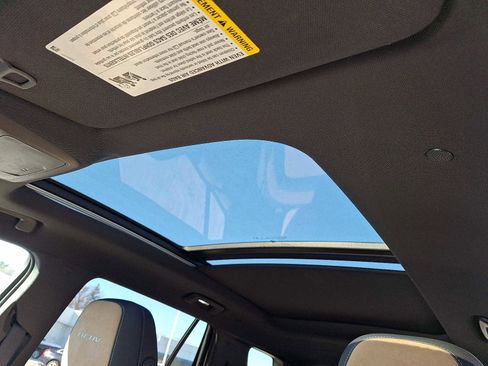 Used 2025 Chevrolet Equinox ACTIV w/ Safety and Technology Package image 14