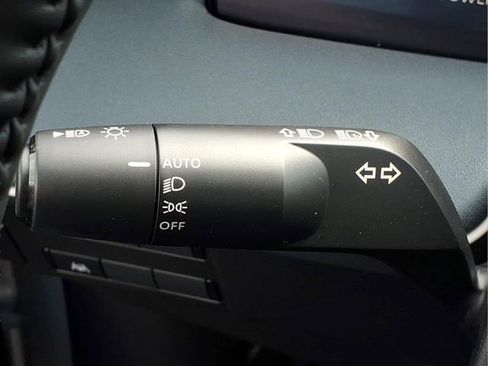 New 2026 Nissan Leaf FWD image 20
