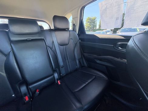 Used 2024 Kia Sorento S AWD/4WD image 40