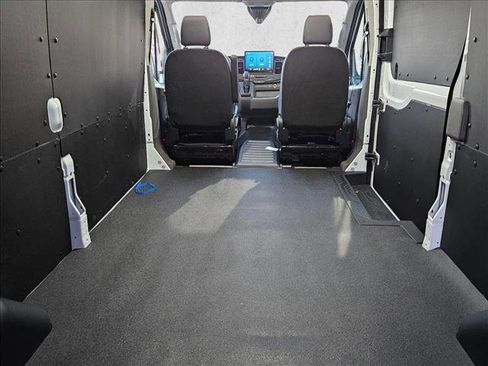 New 2026 Ford Transit 250 148 Medium Roof w/ Load Area Protection Package RWD image 9