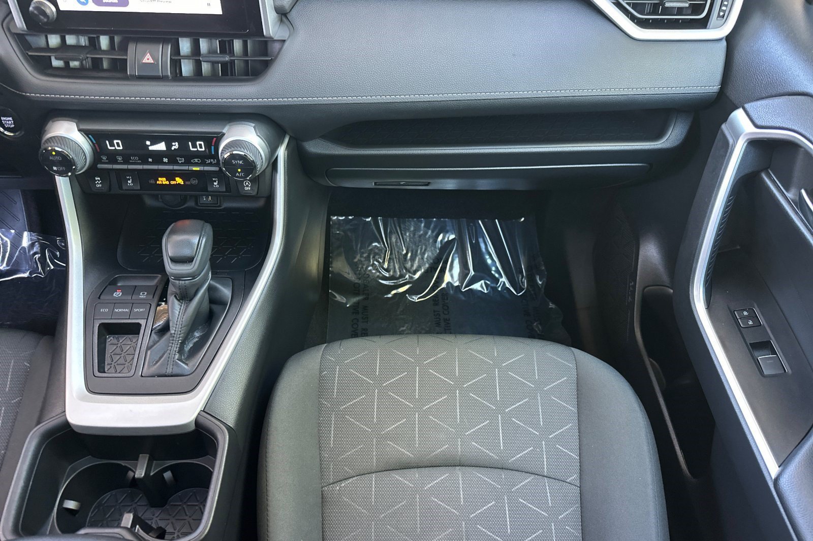 Used 2024 Toyota RAV4 XLE w/ Convenience Package FWD image 33