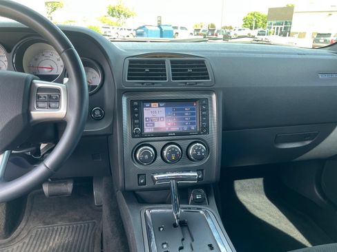 Used 2014 Dodge Challenger R/T RWD image 18