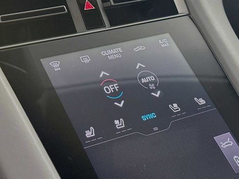 Certified 2025 Porsche Taycan image 21