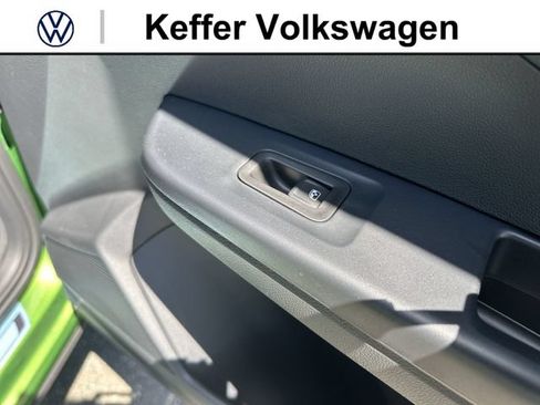 New 2026 Volkswagen Taos SE AWD/4WD image 32