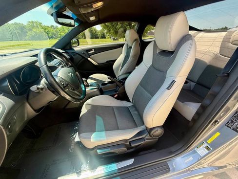 Used 2015 Hyundai Genesis 3.8 RWD image 13