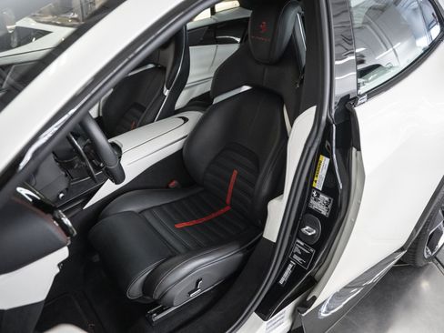 Used 2024 Ferrari Purosangue AWD/4WD image 33