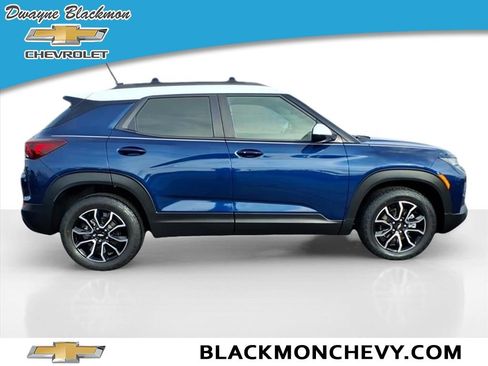 Used 2022 Chevrolet TrailBlazer ACTIV w/ Technology Package image 2