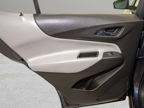 Used 2018 Chevrolet Equinox LS image 8