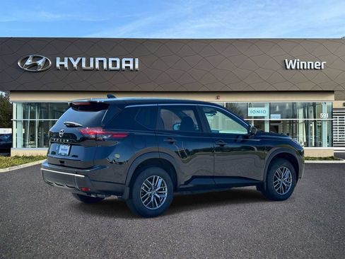 Used 2026 Nissan Rogue S FWD image 4