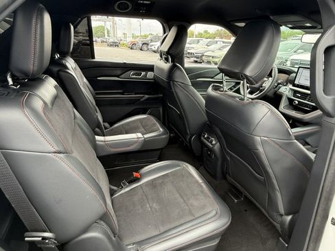 Used 2025 Ford Explorer ST image 26