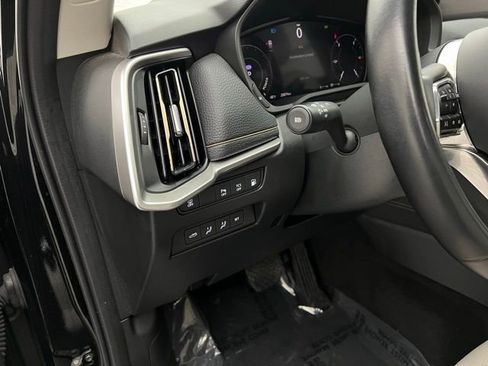 Used 2024 MAZDA CX-90 Plug-In Hybrid w/ Premium Pkg image 9