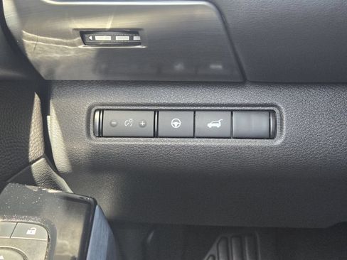 Used 2025 Nissan Pathfinder SL FWD image 24