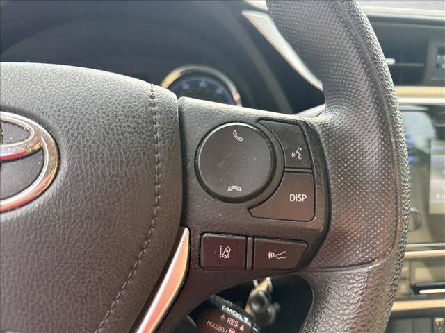 Used 2018 Toyota Corolla LE w/ Carpet Mat Package (TMS) FWD image 16