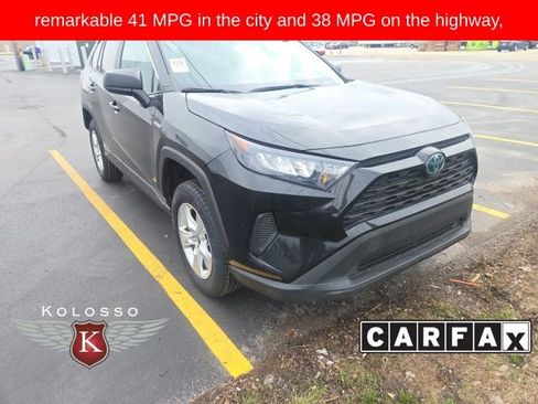 Used 2021 Toyota RAV4 LE AWD/4WD image 1