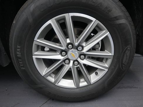 Used 2023 Chevrolet Traverse LT FWD image 10