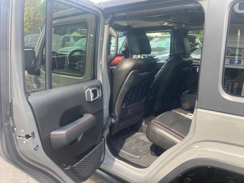 Used 2020 Jeep Wrangler Unlimited Rubicon w/ Dual Top Group AWD/4WD image 11