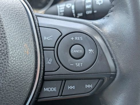 Used 2022 Toyota RAV4 XLE Premium FWD image 27