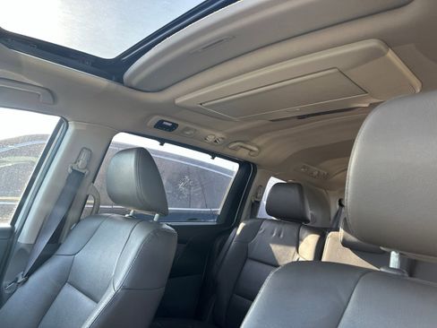 Used 2015 Honda Odyssey Touring Elite image 7
