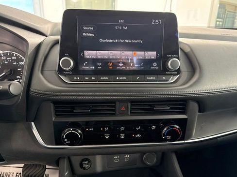 Used 2024 Nissan Rogue S FWD image 21