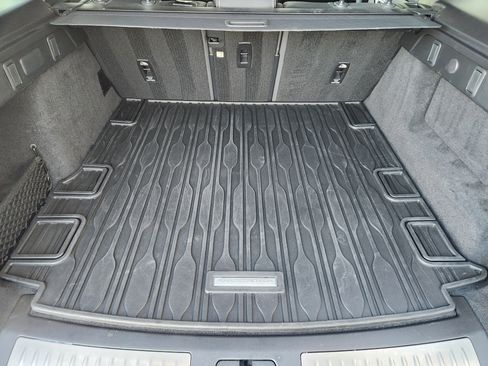 Certified 2023 Land Rover Range Rover Velar R-Dynamic S image 36