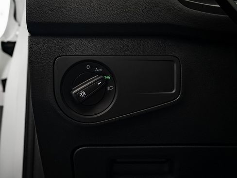 Used 2024 Volkswagen Tiguan S image 38