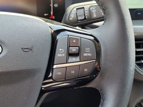 New 2025 Ford Escape SE image 17