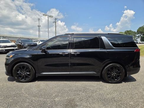 Certified 2024 Kia Carnival SX FWD image 12