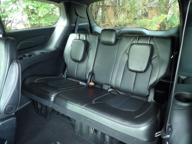 Used 2025 Chrysler Pacifica Select FWD image 12