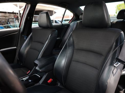 Used 2017 Honda Accord Sport image 10