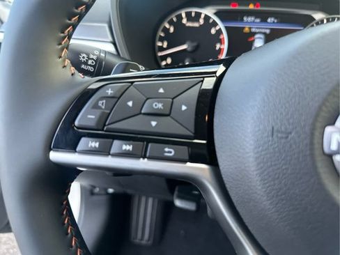 Certified 2025 Nissan Altima 2.5 SR AWD/4WD image 8