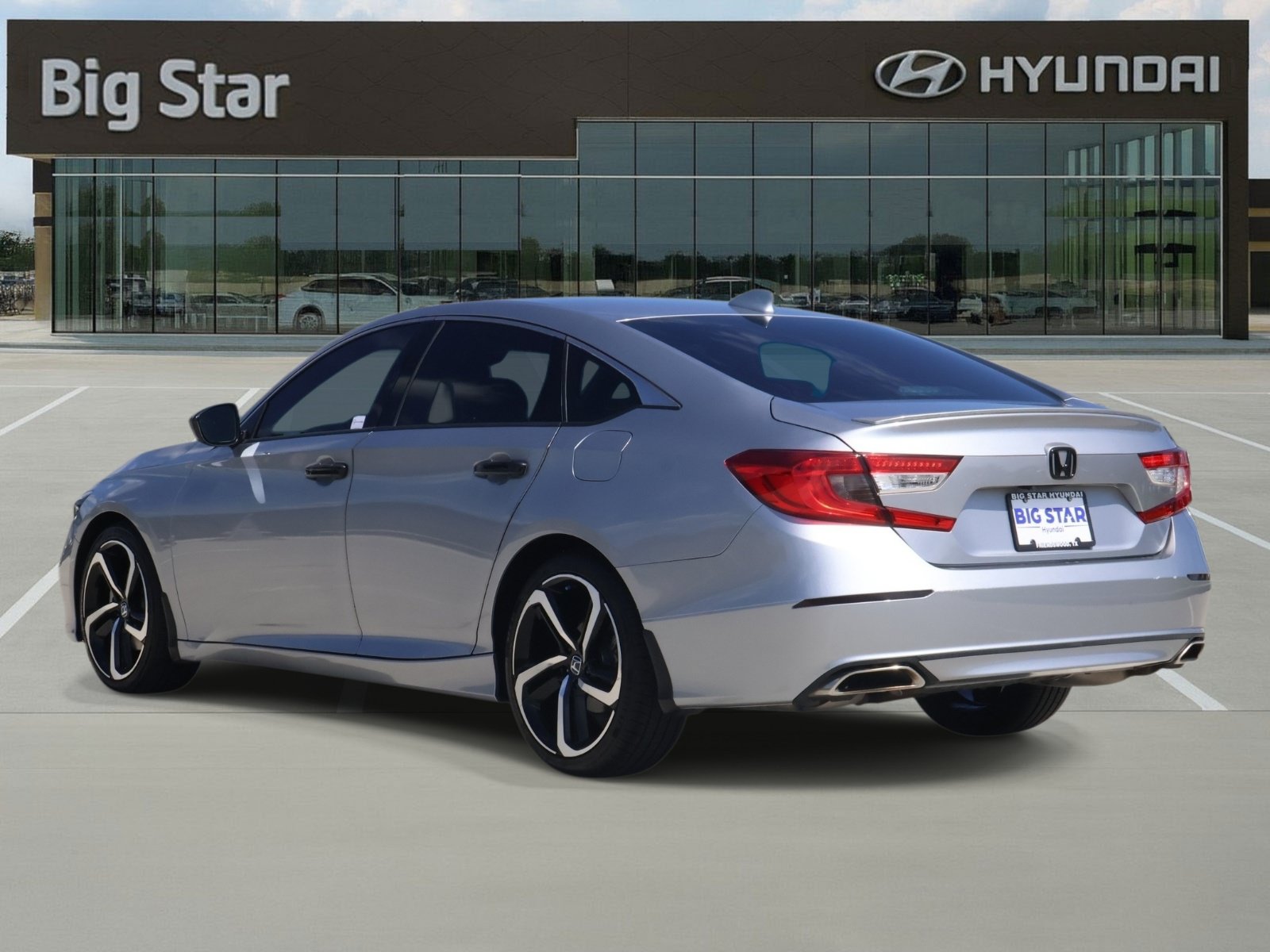 Used 2020 Honda Accord Sport image 3