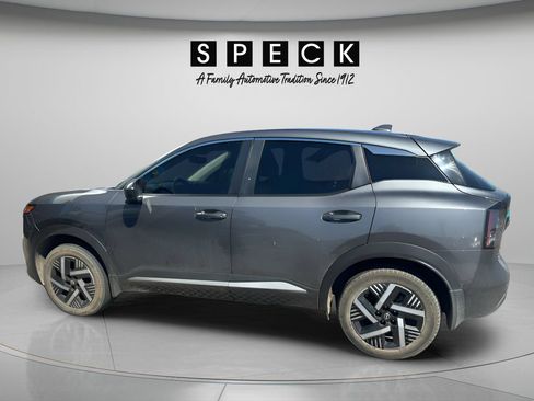 Used 2025 Nissan Kicks SV w/ Charging Package FWD image 3