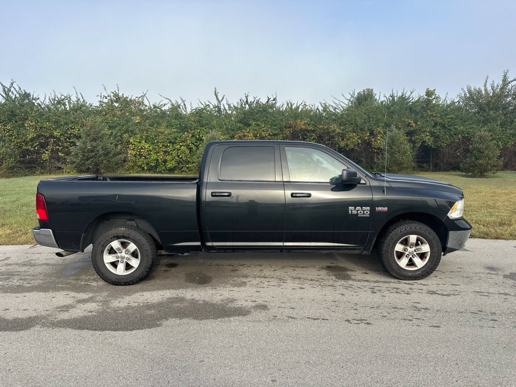 Used 2019 RAM 1500 Classic SLT AWD/4WD image 9