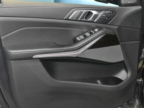 Used 2019 BMW X7 xDrive50i w/ Premium Package AWD/4WD image 4