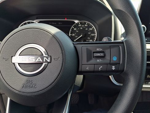 Used 2023 Nissan Rogue SV AWD/4WD image 22