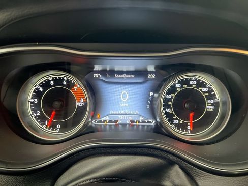 Used 2022 Jeep Cherokee Trailhawk w/ Comfort/Convenience Group AWD/4WD image 12
