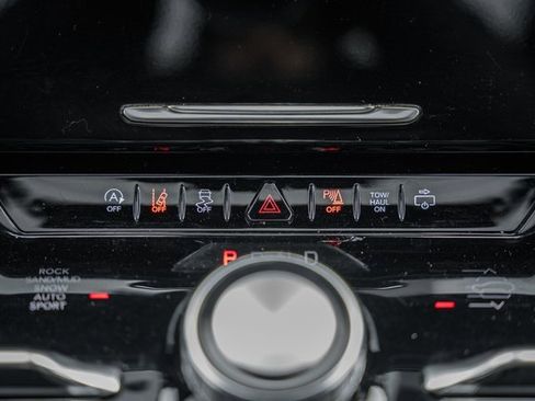 Used 2022 Jeep Wagoneer Series III w/ Premium Group I image 31