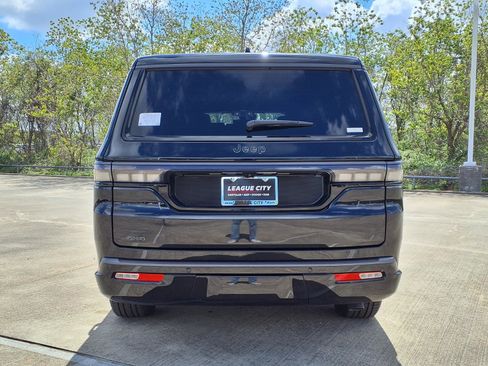 New 2026 Jeep Grand Wagoneer L Limited AWD/4WD image 6