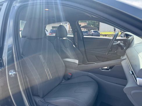 Used 2025 Hyundai Elantra Sport FWD image 26