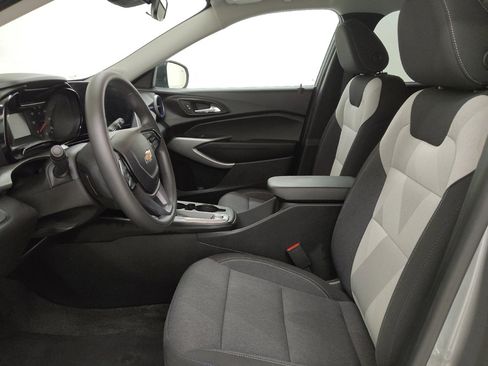 Used 2024 Chevrolet Trax LS w/ Driver Confidence Package FWD image 17