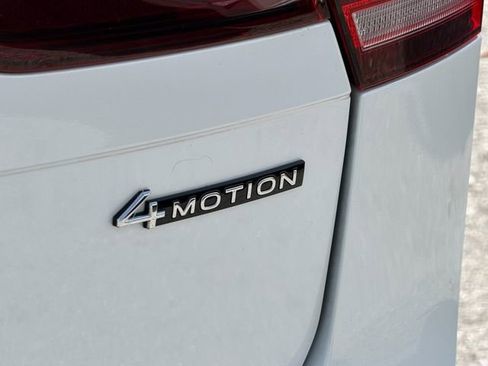 Used 2022 Volkswagen Tiguan SEL R-Line AWD/4WD image 9
