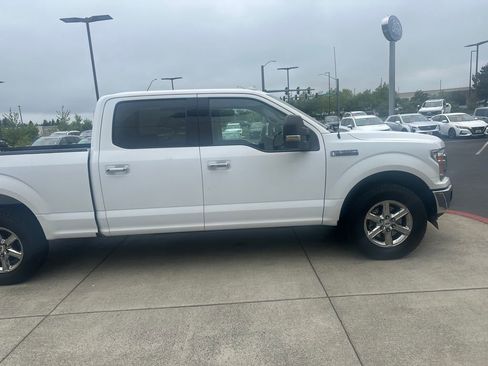 Used 2018 Ford F150 XLT w/ Equipment Group 302A Luxury AWD/4WD image 5