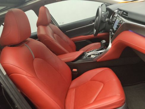 Used 2018 Toyota Camry XSE image 21