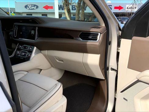 Used 2022 GMC Yukon XL Denali image 18