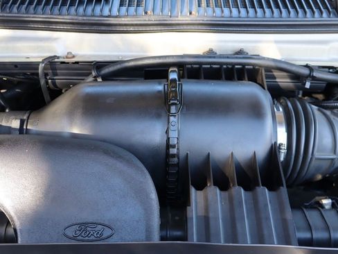 Used 2009 Ford E-350 and Econoline 350 Super Duty Wagon image 39