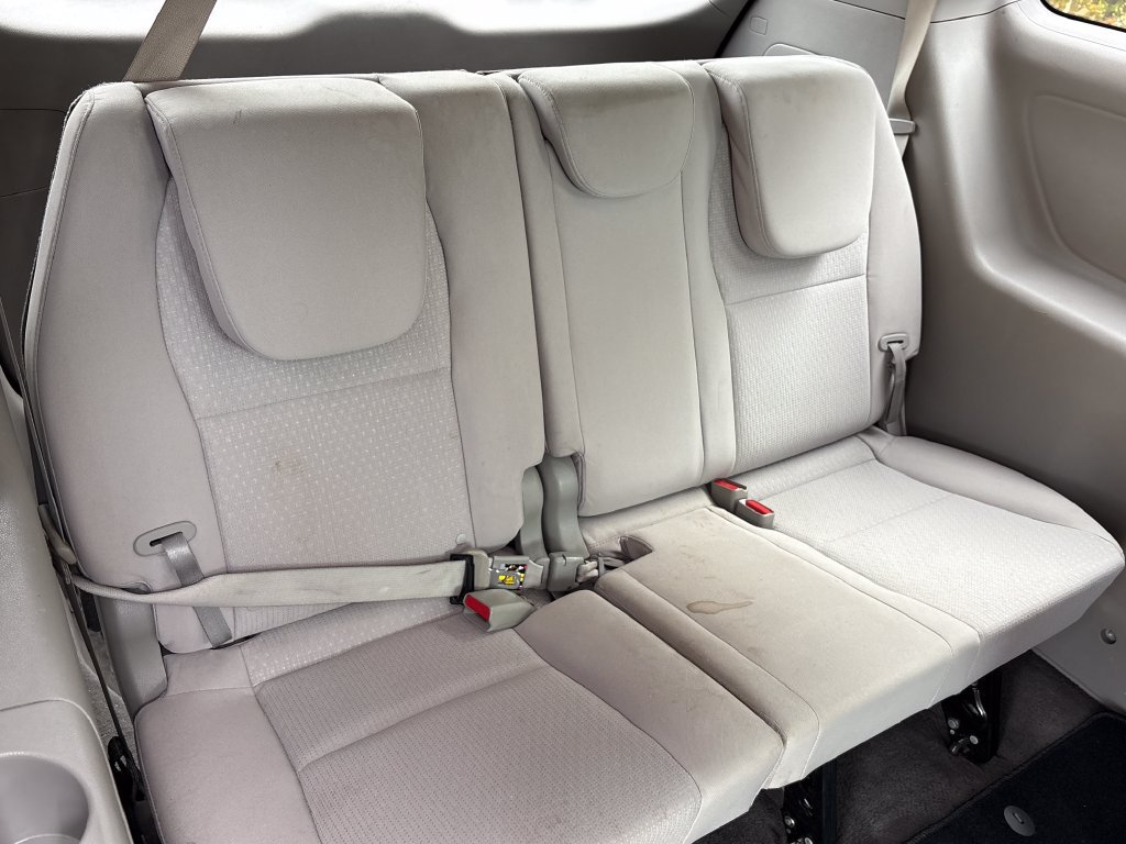 Used 2018 Kia Sedona L FWD image 12