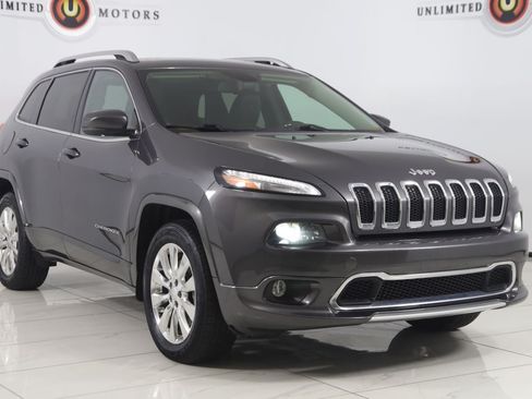 Used 2018 Jeep Cherokee Overland AWD/4WD image 19