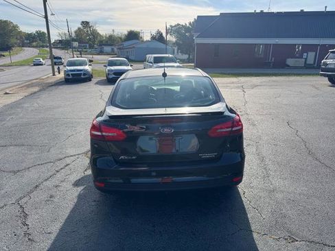 Used 2015 Ford Focus Titanium FWD image 4