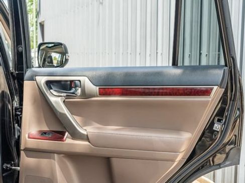 Used 2016 Lexus GX 460 w/ Premium Package AWD/4WD image 40