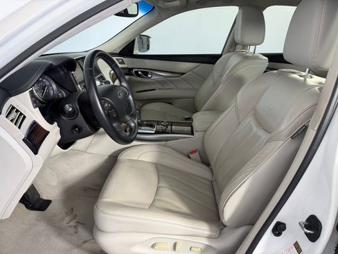 Used 2011 INFINITI M56 w/ Deluxe Touring Pkg image 5